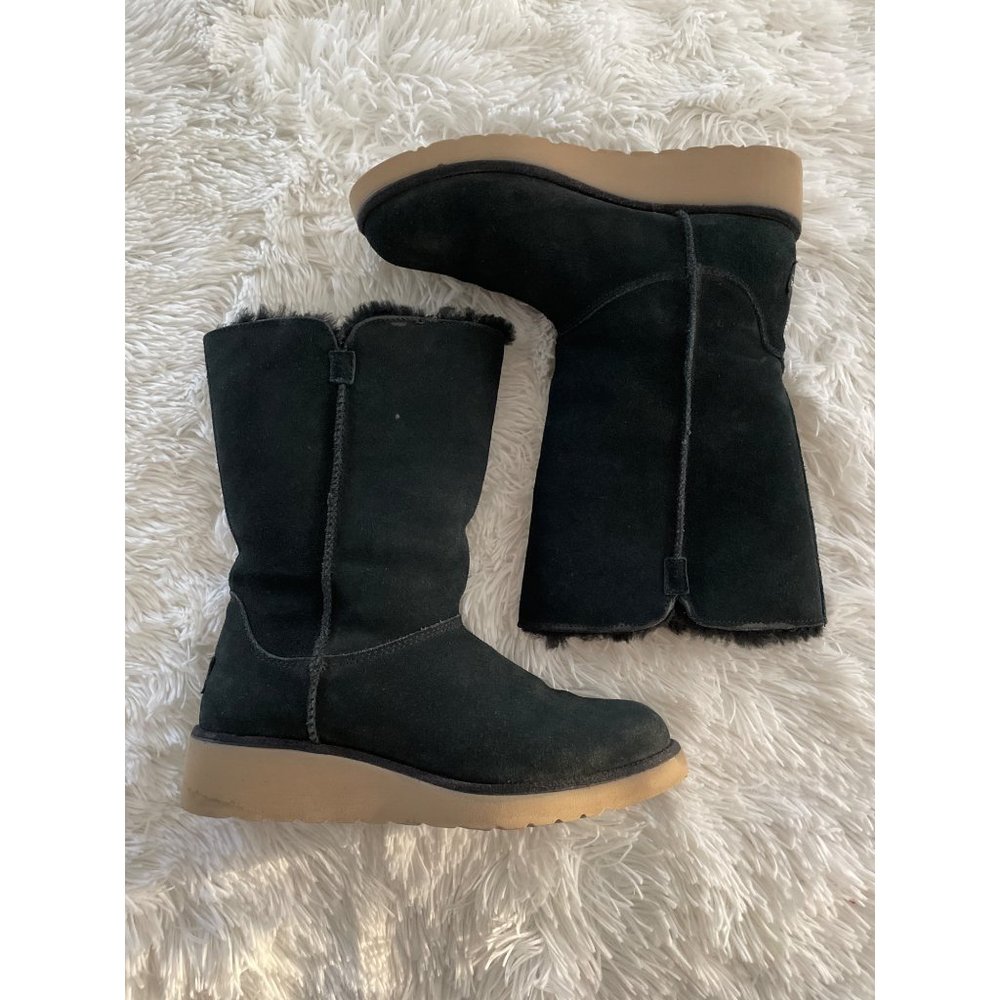 KOOLABURRA By Ugg Classic Slim Short Wedge Boot Size 5